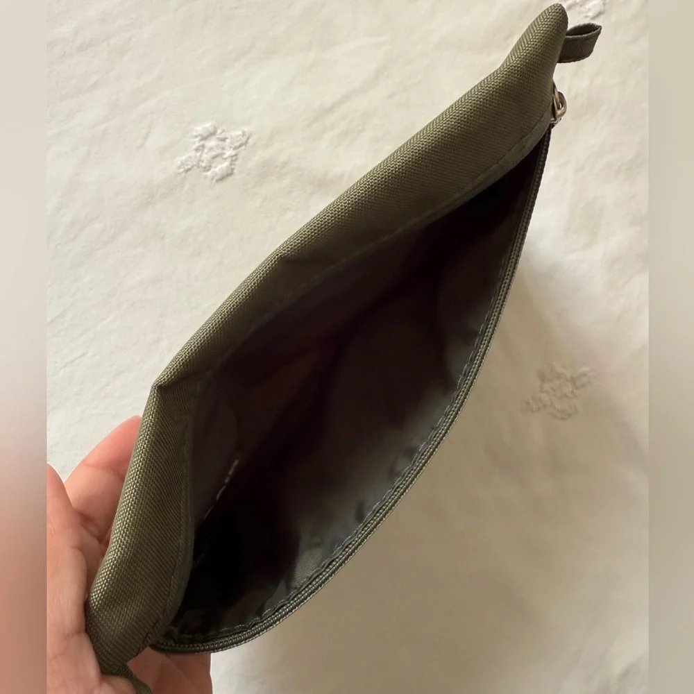 Hunter x Eva Air Olive Green Toiletry Bag Cosmetic Pouch